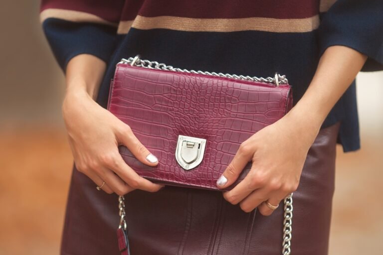 Women’s East West Crossbody