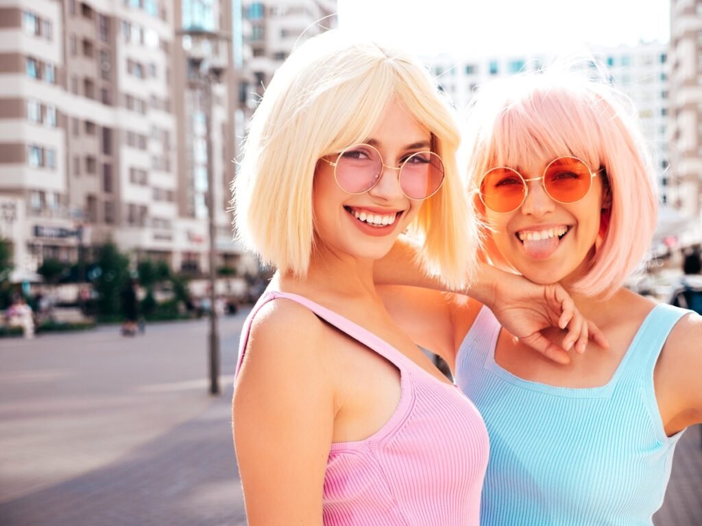 short Blonde Wigs