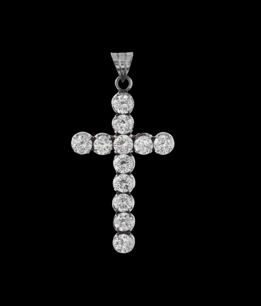 men’s cross shaped diamond pendant 