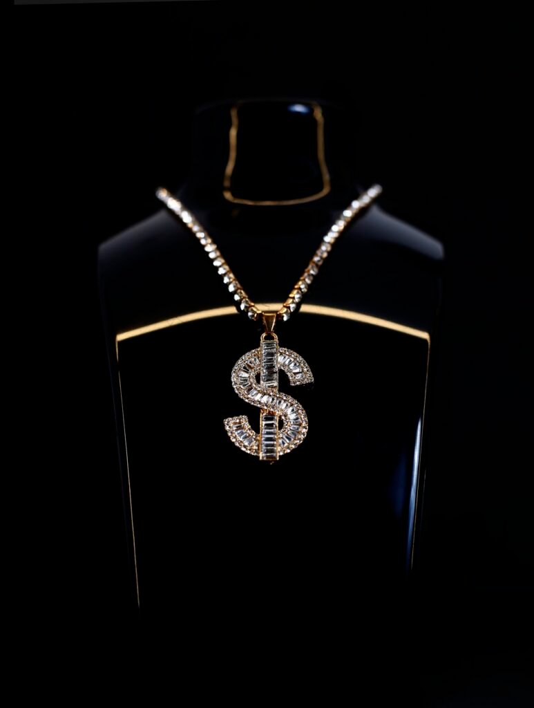 diamond pendant jewelry